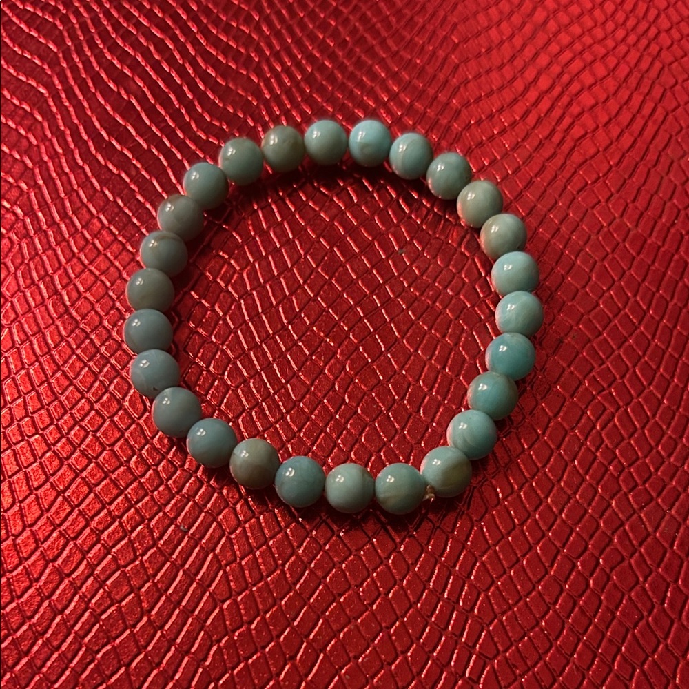 Elegant Green Beaded Bracelet